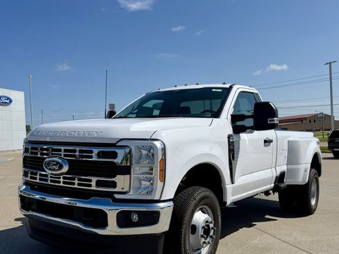 New 2026 Ford F350 XLT w/ FX4 Off-Road Package AWD/4WD image 2
