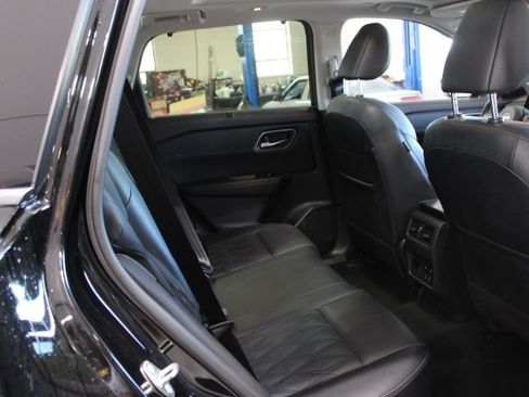 Used 2023 Nissan Rogue Platinum AWD/4WD image 16