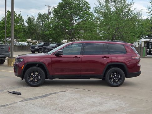 New 2026 Jeep Grand Cherokee L 4WD image 3