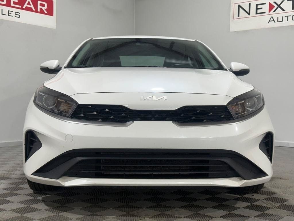 Used 2023 Kia Forte LXS w/ LXS Technology Package FWD image 5