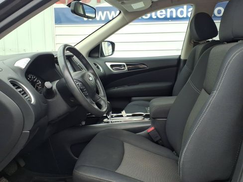 Used 2017 Nissan Pathfinder SV FWD image 8
