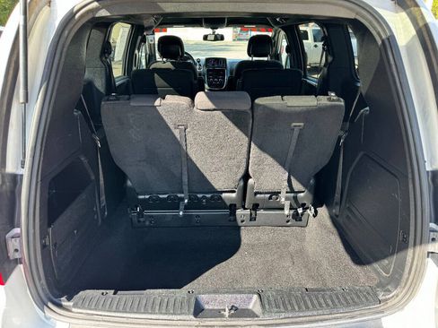 Used 2019 Dodge Grand Caravan SE FWD image 13