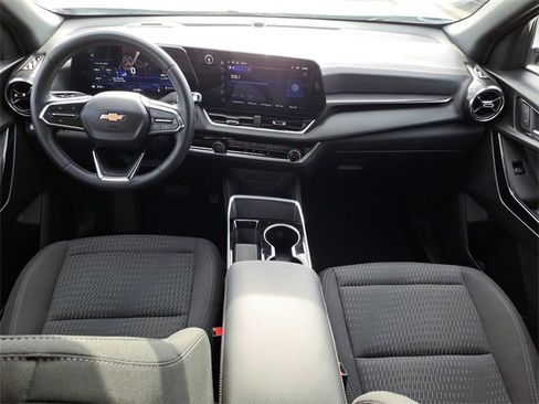 Used 2025 Chevrolet Equinox LT image 10