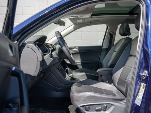 Used 2021 Volkswagen Tiguan SEL AWD/4WD image 17