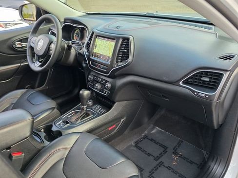 Used 2022 Jeep Cherokee Trailhawk w/ Sun, Sound & Nav Group image 9