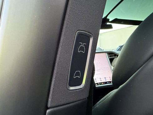 Used 2017 Tesla Model X P100D image 48