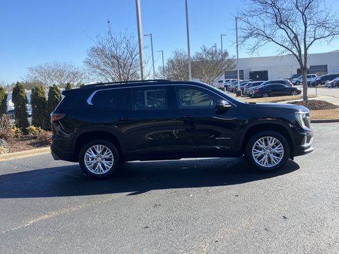 Used 2024 GMC Acadia Elevation image 11