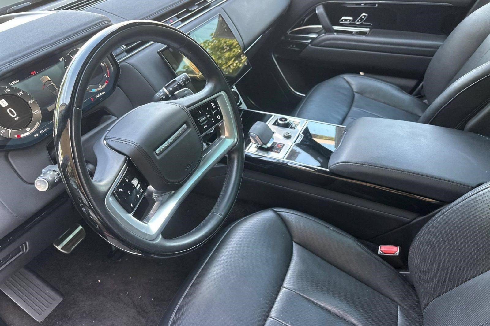 Certified 2023 Land Rover Range Rover Long Wheelbase SE AWD/4WD image 4