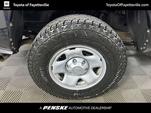 Used 2018 Toyota Tacoma SR w/ SR Convenience Package AWD/4WD image 11