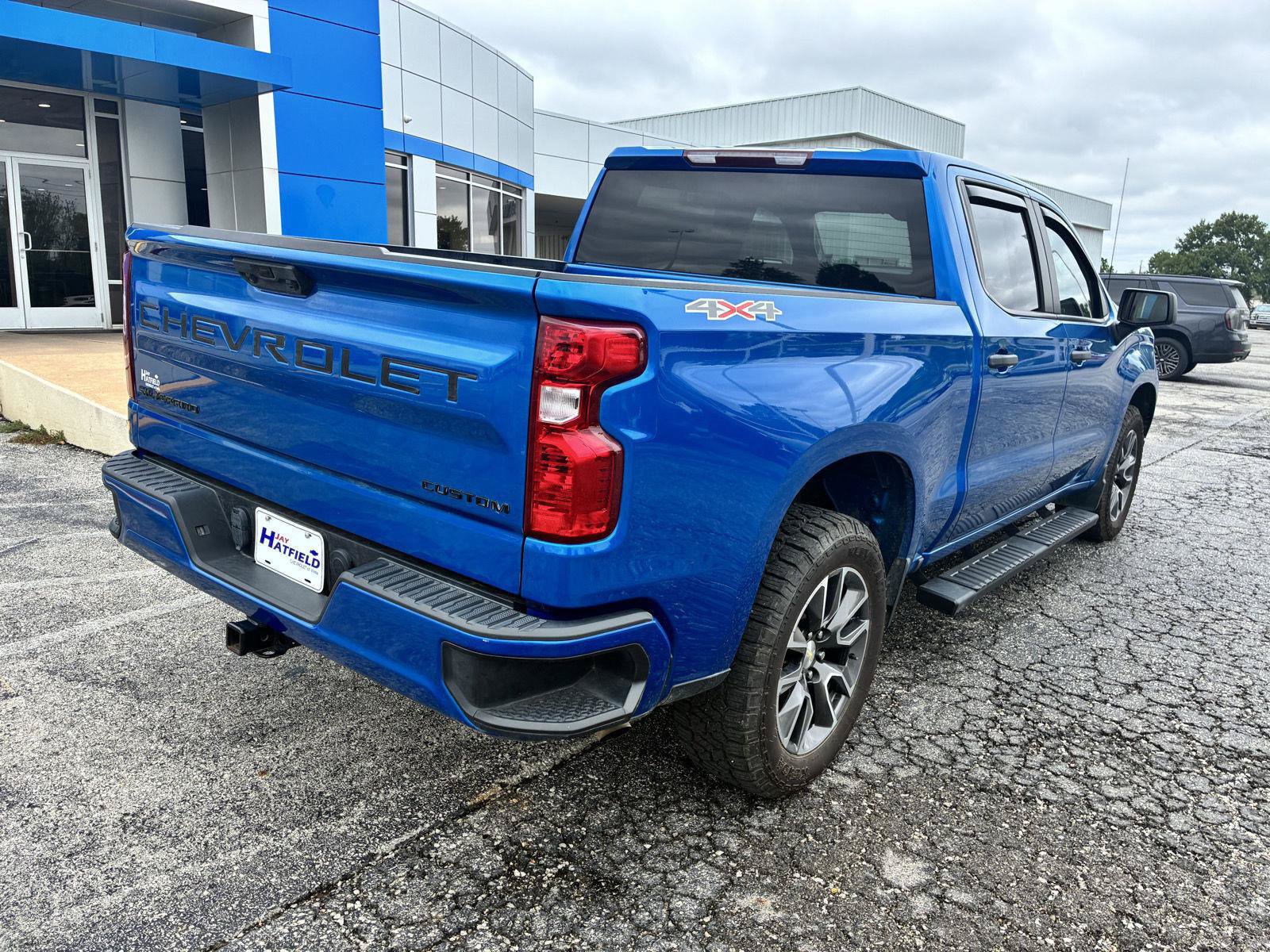 Used 2022 Chevrolet Silverado 1500 Custom w/ LPO, Dark Essentials Package AWD/4WD image 8