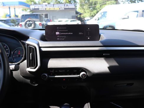 Used 2025 MAZDA CX-50 AWD 2.5 S w/ Premium Package image 19