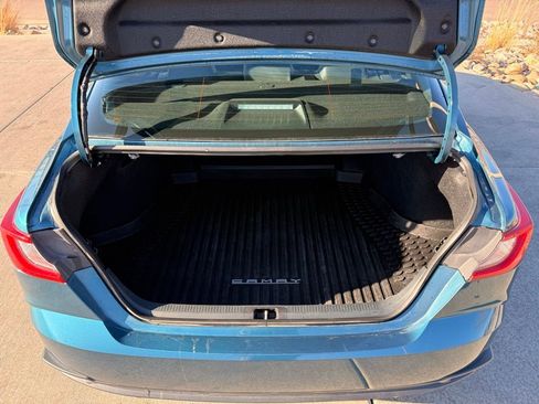 Used 2025 Toyota Camry SE w/ Convenience Package image 28