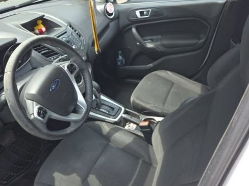 Used 2015 Ford Fiesta SE w/ Comfort Package FWD image 9