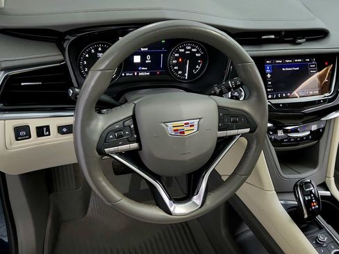 Certified 2024 Cadillac XT6 Premium Luxury w/ Technology Package AWD/4WD image 18
