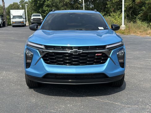 Used 2025 Chevrolet Trax RS w/ Sunroof Package FWD image 6