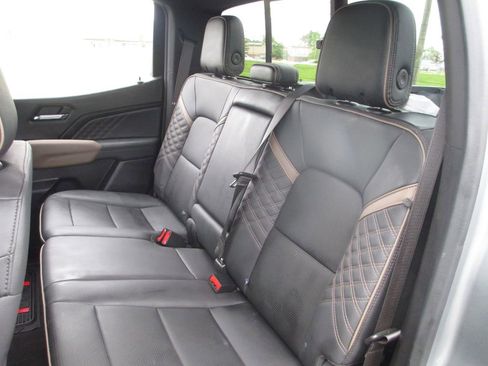 Used 2024 GMC Canyon Denali AWD/4WD image 19