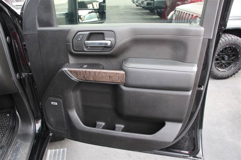 Used 2022 GMC Sierra 2500 Denali w/ Denali Black Diamond Edition AWD/4WD image 14
