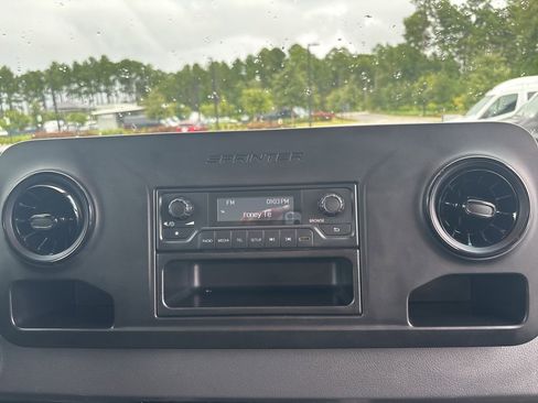 Used 2021 Freightliner Sprinter 3500 image 24