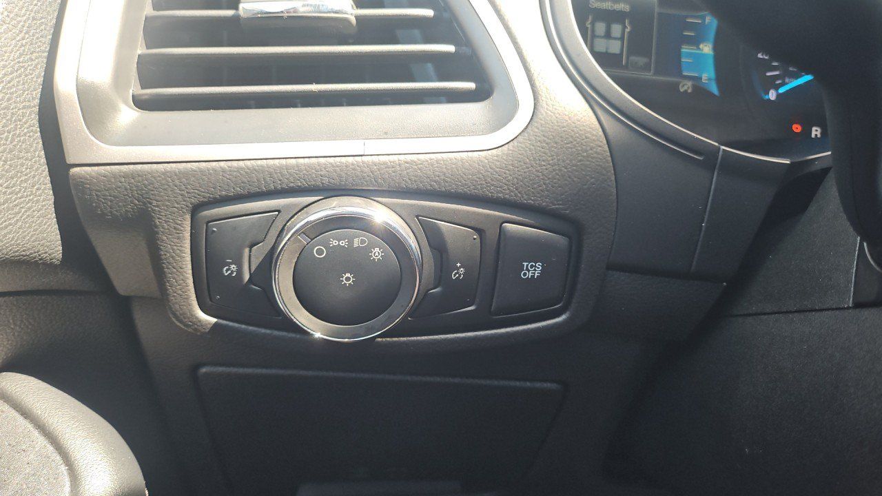 Used 2024 Ford Edge SEL AWD/4WD image 16
