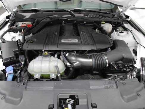 Used 2021 Ford Mustang GT RWD image 10