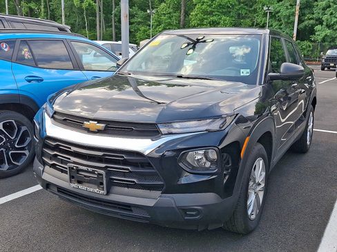 Used 2023 Chevrolet TrailBlazer LS AWD/4WD image 3