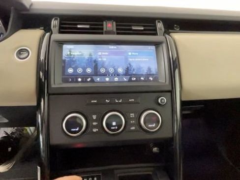 Used 2020 Land Rover Discovery SE AWD/4WD image 34