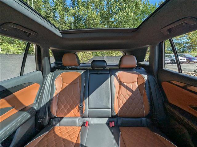 Used 2025 Volkswagen Tiguan SEL R-Line AWD/4WD image 17