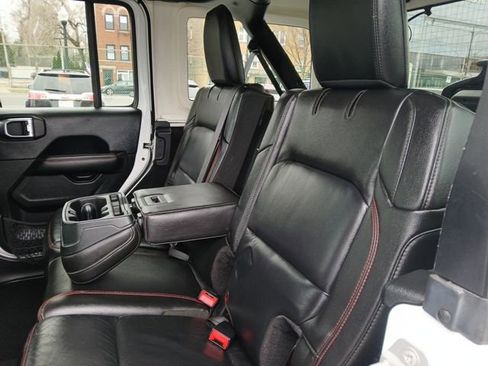 Used 2018 Jeep Wrangler Unlimited Rubicon w/ Safety Group AWD/4WD image 24