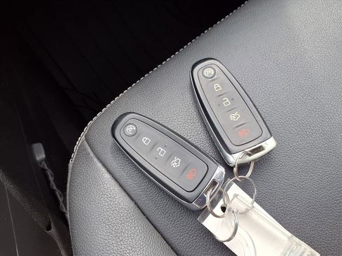 Used 2015 Ford Escape Titanium image 21