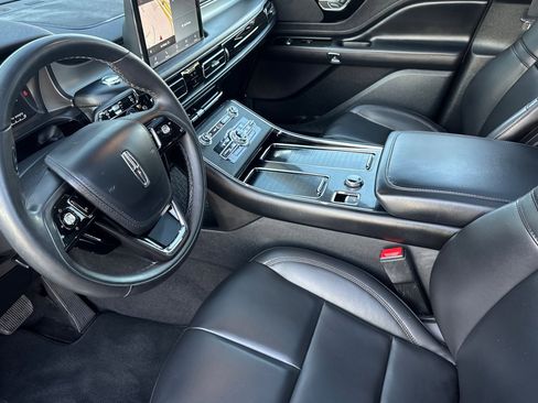 Certified 2022 Lincoln Aviator 2WD w/ Premium Package image 9