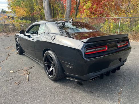 Used 2017 Dodge Challenger SRT Hellcat image 5