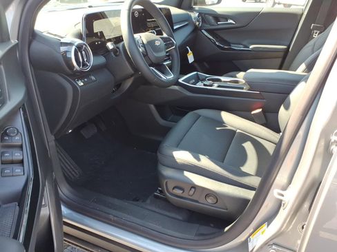 New 2026 Chevrolet Equinox LT image 11