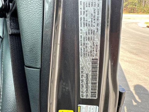 Used 2022 Jeep Wrangler Unlimited Sahara image 35