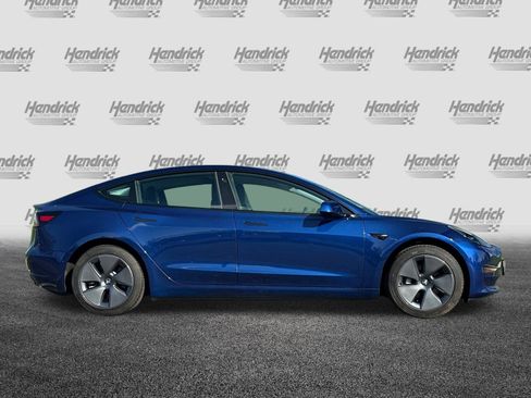 Used 2022 Tesla Model 3 Standard Range image 3