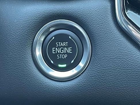 Used 2025 GMC Canyon Elevation w/ Technology Package image 29