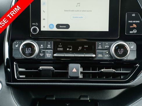 Used 2023 Toyota Highlander XSE FWD image 23
