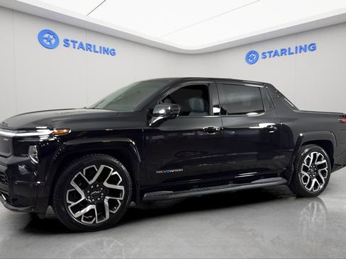 Used 2024 Chevrolet Silverado EV RST image 5