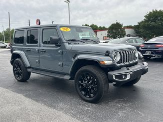 Used 2025 Jeep Wrangler Unlimited Sahara AWD/4WD video 2