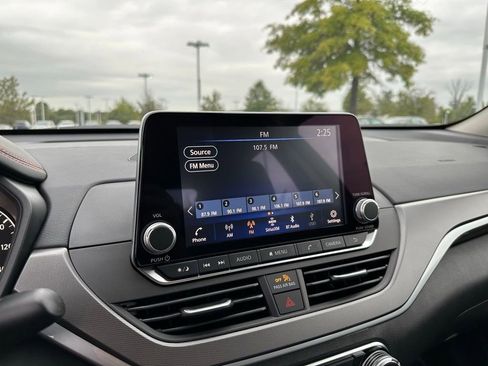 New 2025 Nissan Altima 2.5 SR image 16