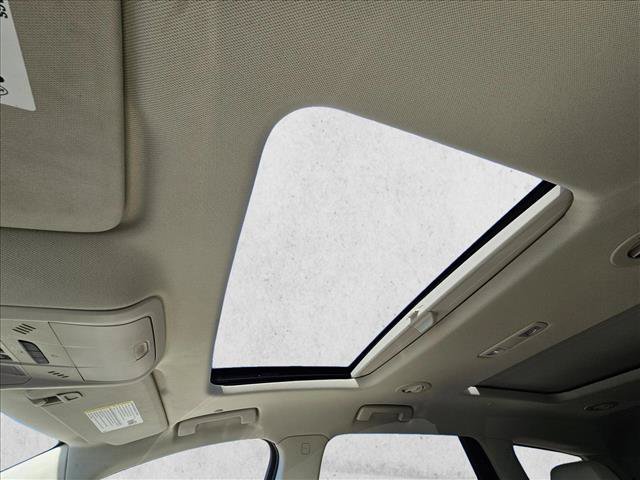 Used 2022 Buick Enclave Essence w/ Experience Buick Package FWD image 15