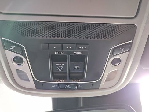 Used 2016 Honda Pilot Elite image 30