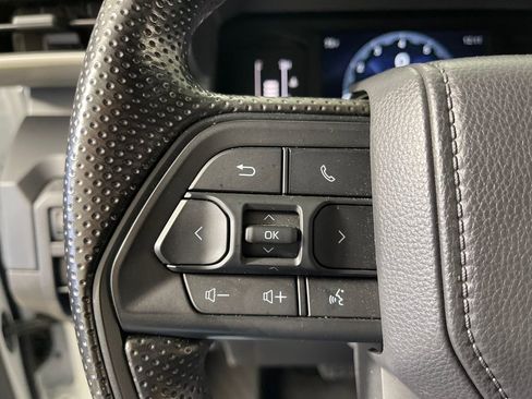 Used 2025 Toyota Tacoma SR image 28