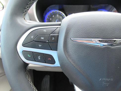 Certified 2023 Chrysler Voyager LX FWD image 23
