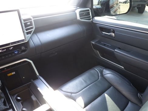 Used 2024 Toyota Sequoia Platinum AWD/4WD image 22
