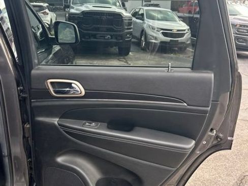 Used 2014 Jeep Grand Cherokee Limited w/ Trailer Tow Group IV AWD/4WD image 47
