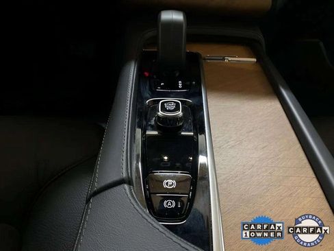 Used 2025 Volvo XC90 B6 Plus image 59