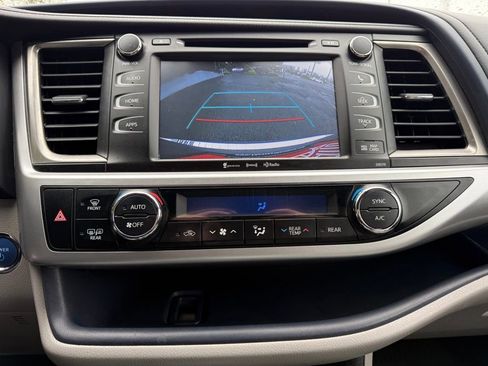 Certified 2018 Toyota Highlander XLE image 30
