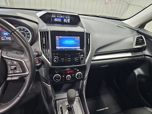 Used 2022 Subaru Forester Premium AWD/4WD image 20