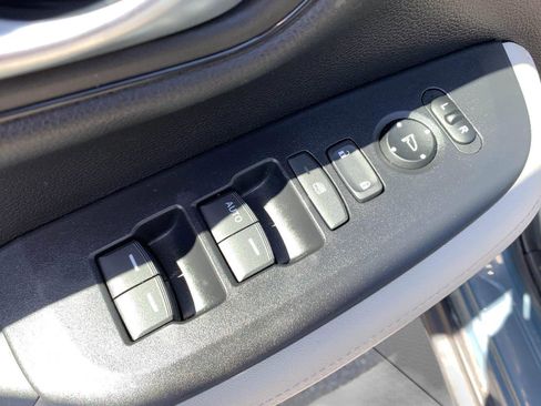 Certified 2023 Honda HR-V LX image 12
