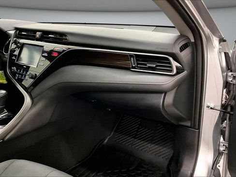 Used 2020 Toyota Camry LE FWD image 26